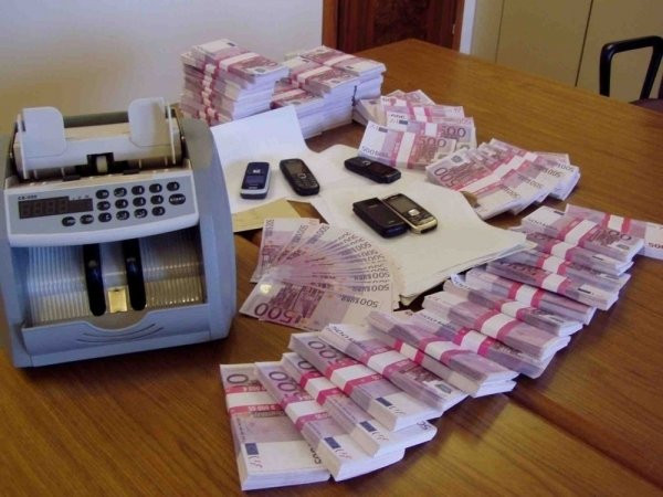 I am looking for people who have important projects and are looking for a loan or a financial partner.