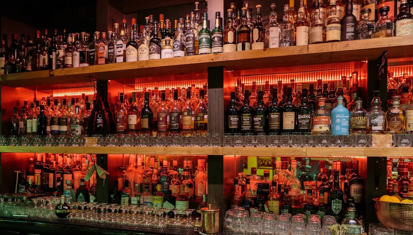 Bar Bootlegger
